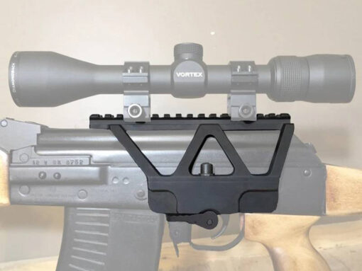 alt="TRILHO PARA AK47 COM FIXAÇÃO LATERAL 20 MM - 16 SLOTS"