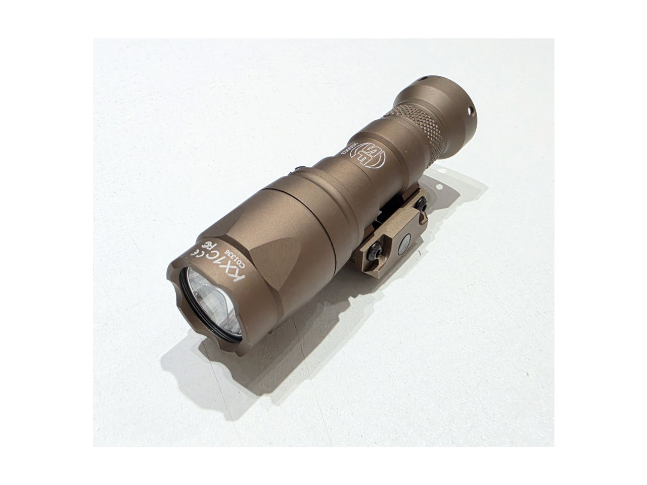 alt="LANTERNA TÁTICA M300 COBRE"