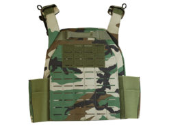 alt="COLETE TÁTICO PLATE CARRIER MODULAR PCR WOODLAND - ROSSI"